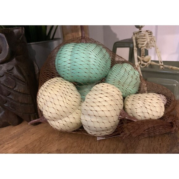 New Farmhouse Mini Pumpkins Pack - Picture 2 of 2